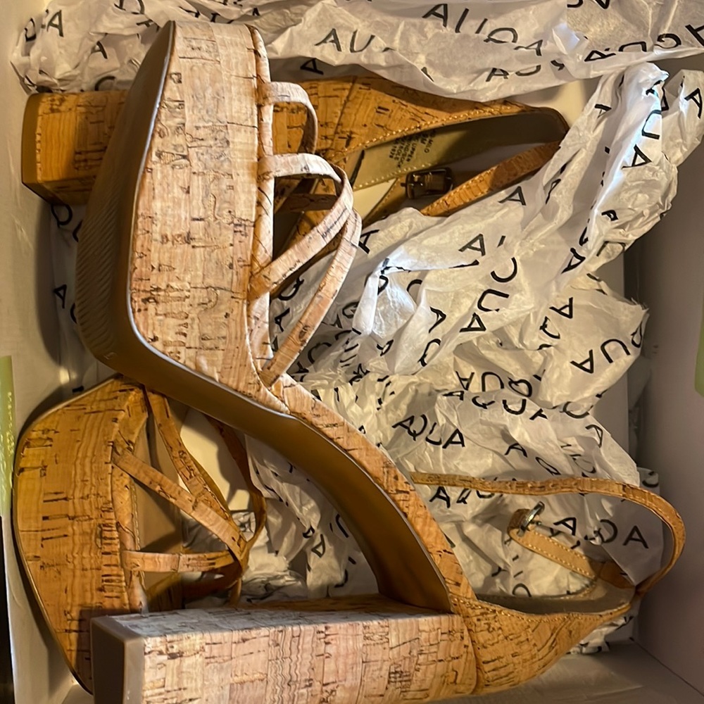 💕Aqua cork platform sandals. New with box. Too high can no longer return.